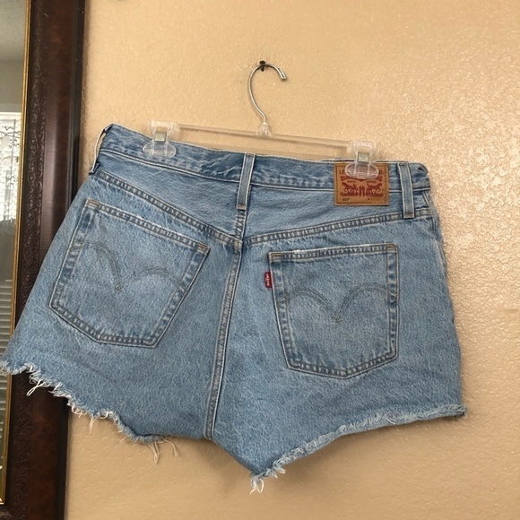 Levi’s 501 Denim Shorts Size 32W - Picture 2 of 5
